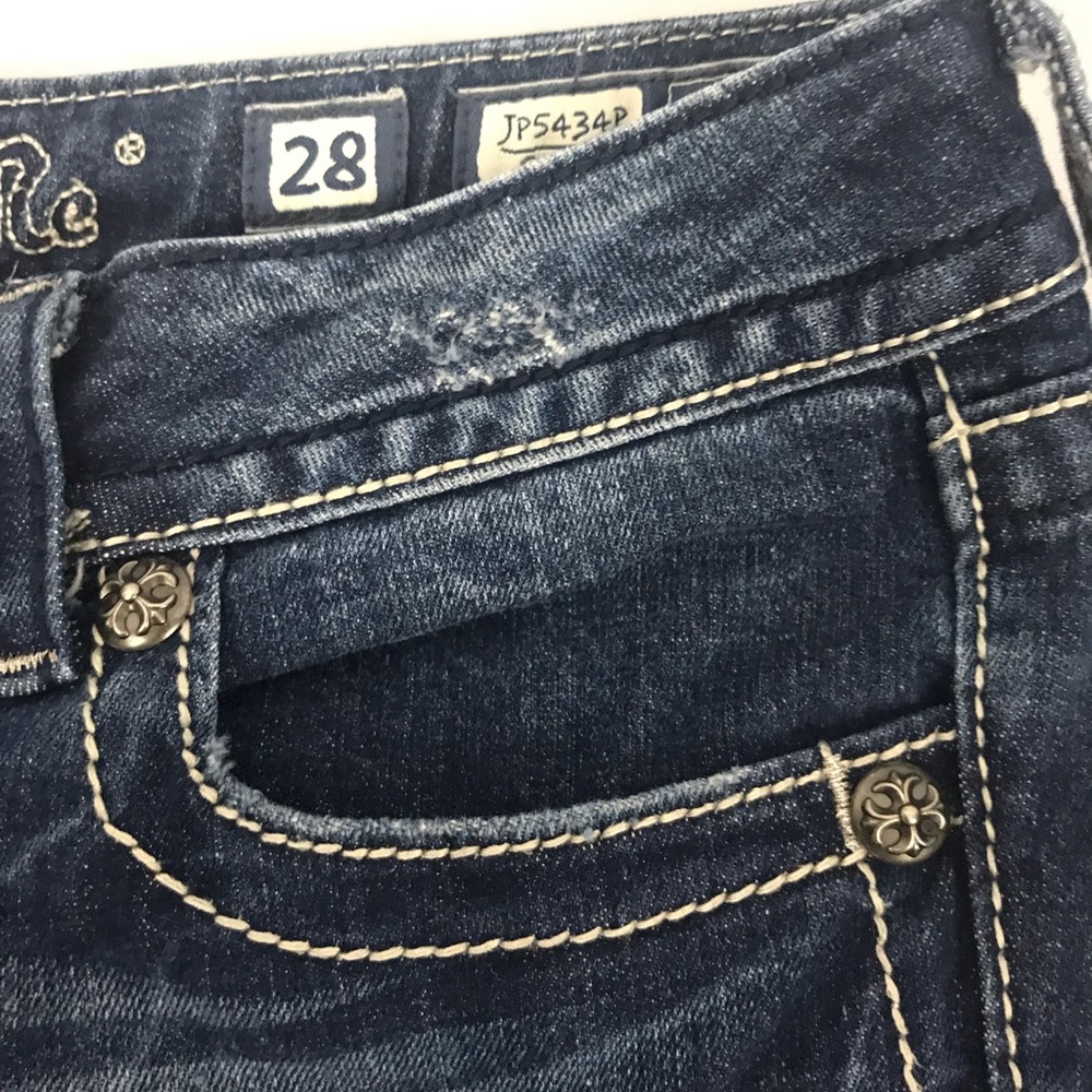 Miss Me Distressed Bling Capri Size 28 - Picture 3 of 8